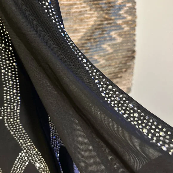 Elegant Black and Silver Women's Dress - Picture 6 of 11